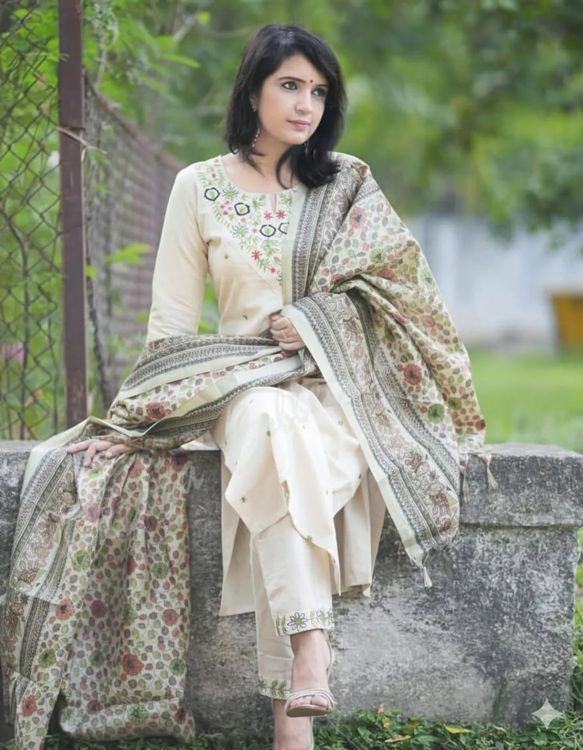 WHITE SOFT COTTON 3PC SET FOR WOMEN