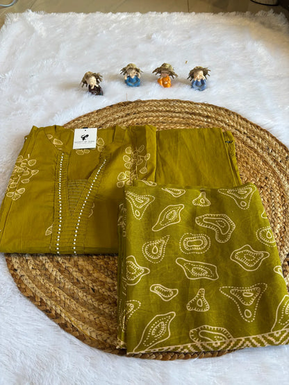 Green Cotton Partywear Suit Set For Women