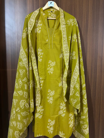 Green Cotton Partywear Suit Set For Women